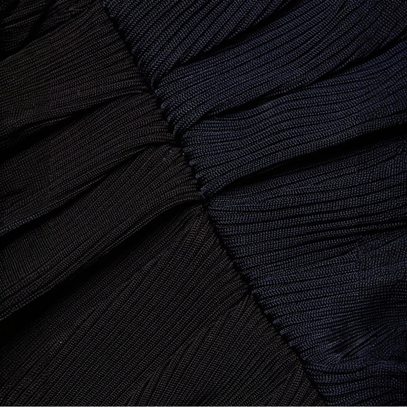 Goldsign Gelsey One-Shoulder Off the Shoulder 2-tone Ribbed Bodysuit Small NEW - Picture 15 of 16